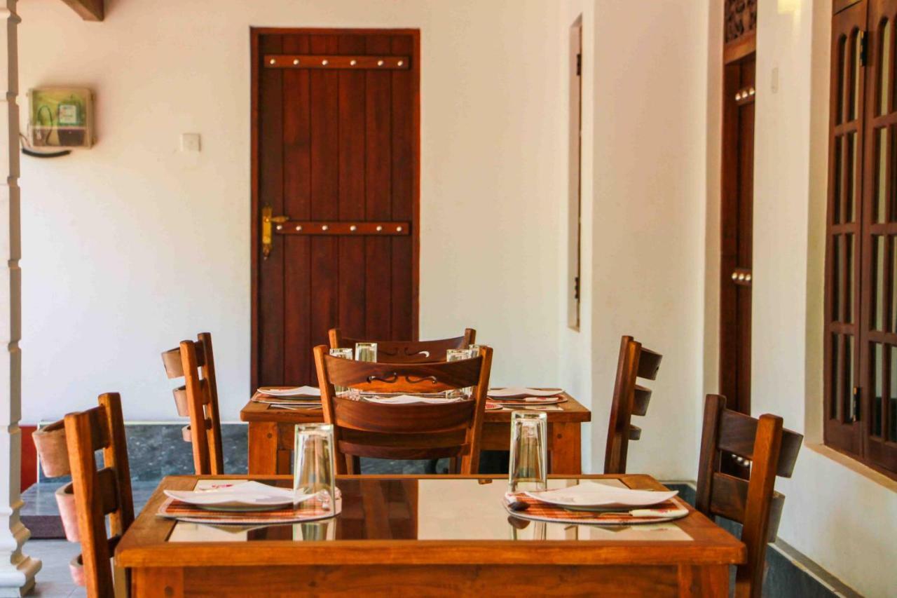 Wijesiri Family Guest House Сігірія Екстер'єр фото